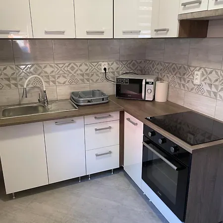 Ponty Apartman Kunfeherto Exterior photo