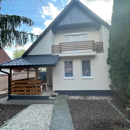 Ponty Apartman Kunfeherto Exterior photo